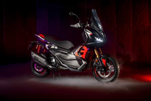 Aprilia esitles SR GT 400 crossover-skooterit
