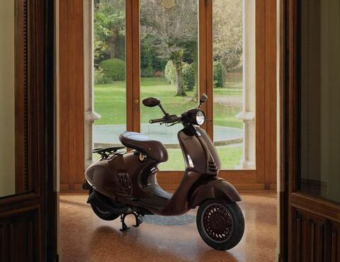 Vespa esitles piiratud seeria mudelit 946 Horse