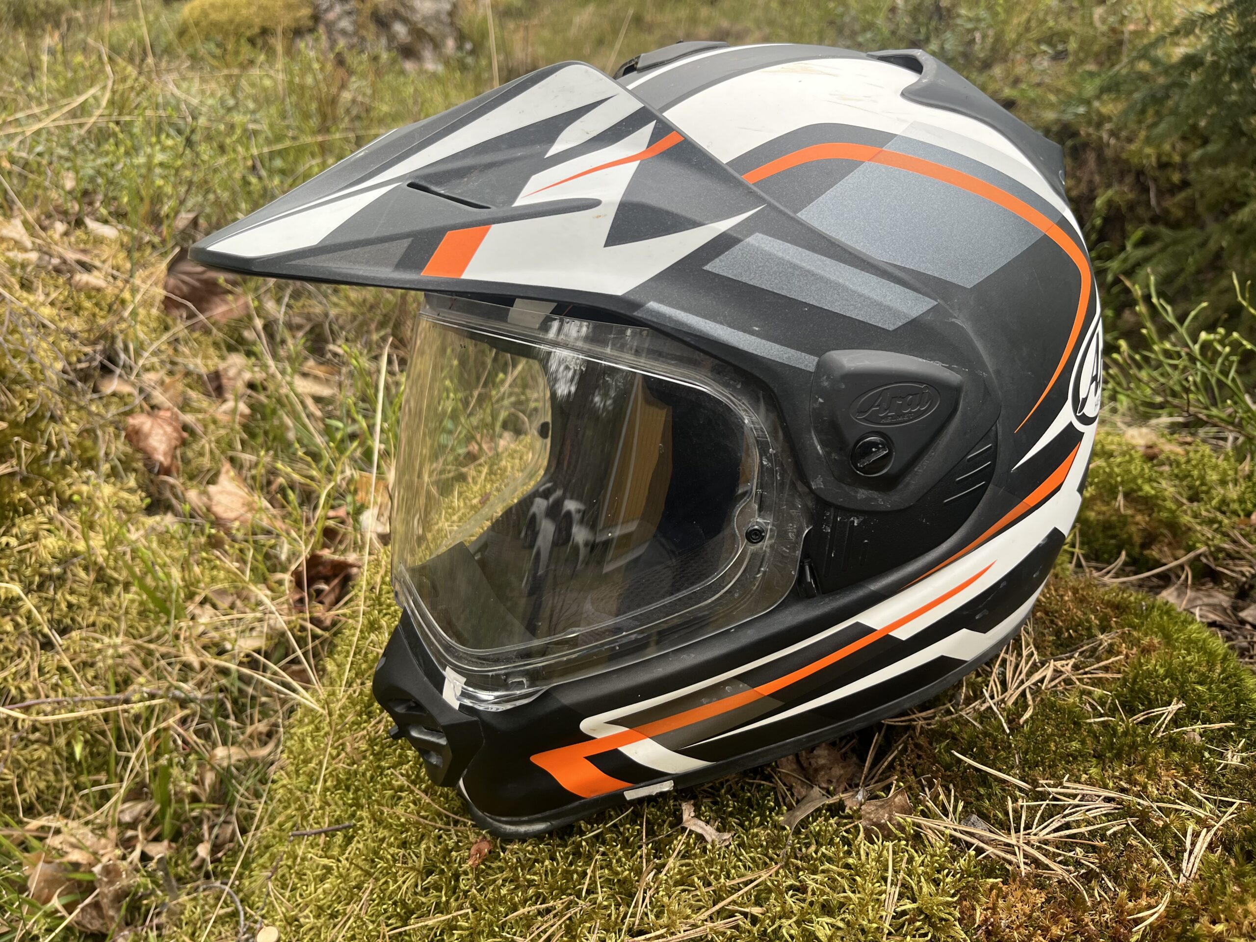 Arai Tour-X5 on tippklassi adventure-kiiver nõudlikule sõitjale