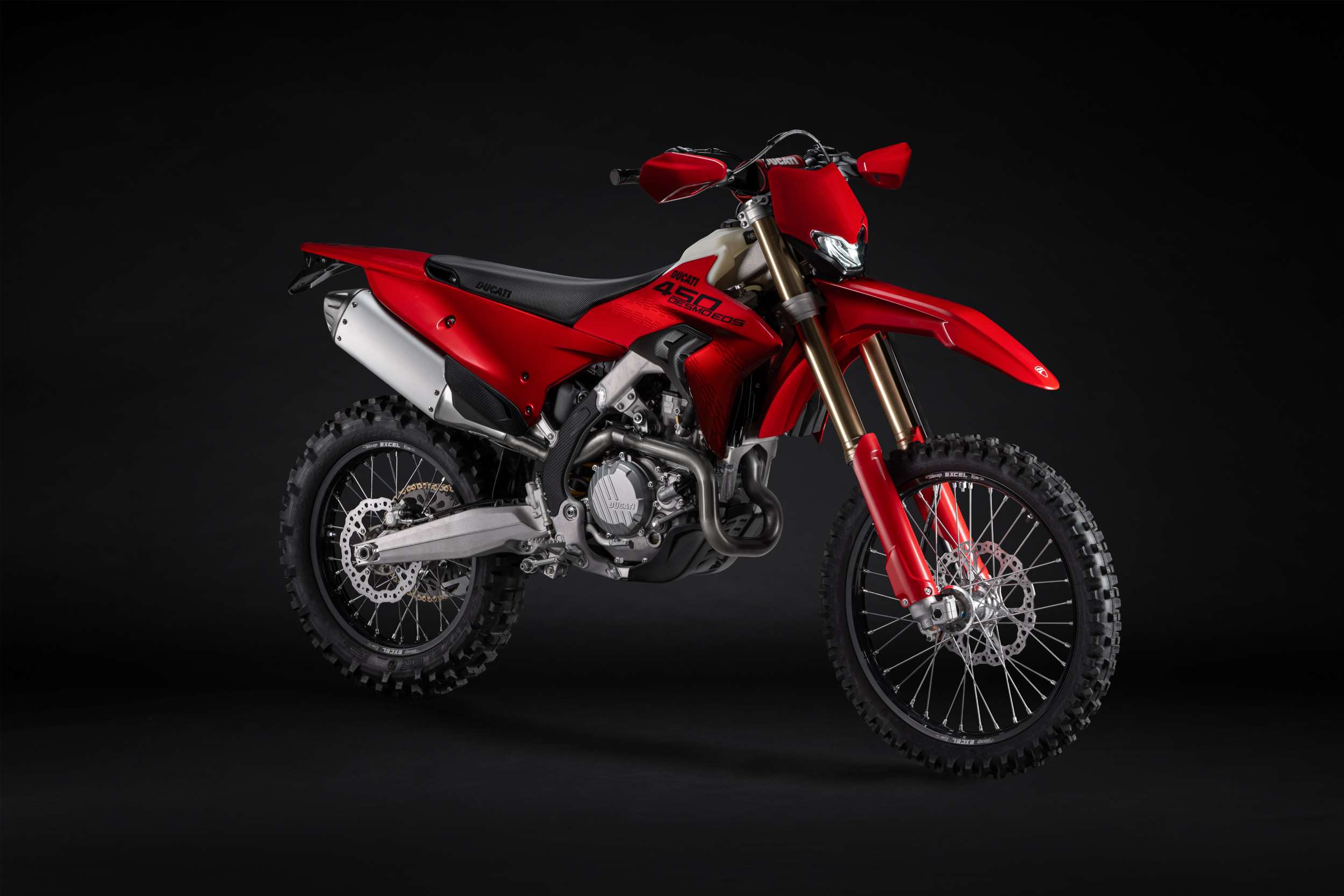 Ducati tutvustas oma esimest kaasaegset enduromootorratast