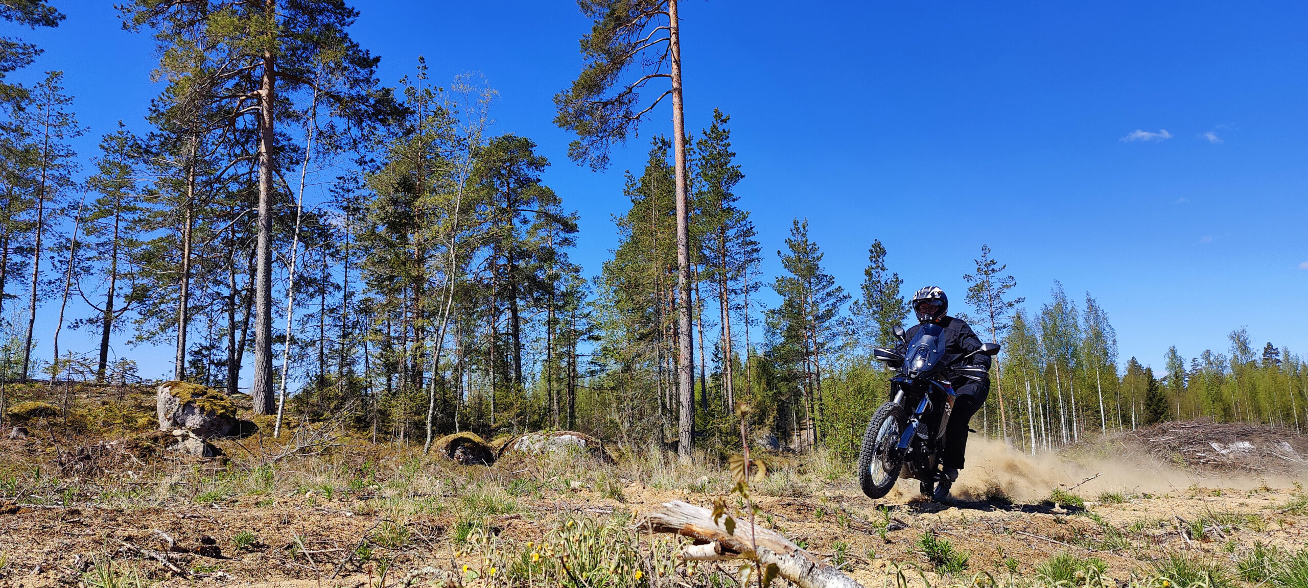 Rieju Aventura Rally 307 on väike, kerge ja üllatavalt võimekas maastikuriist
